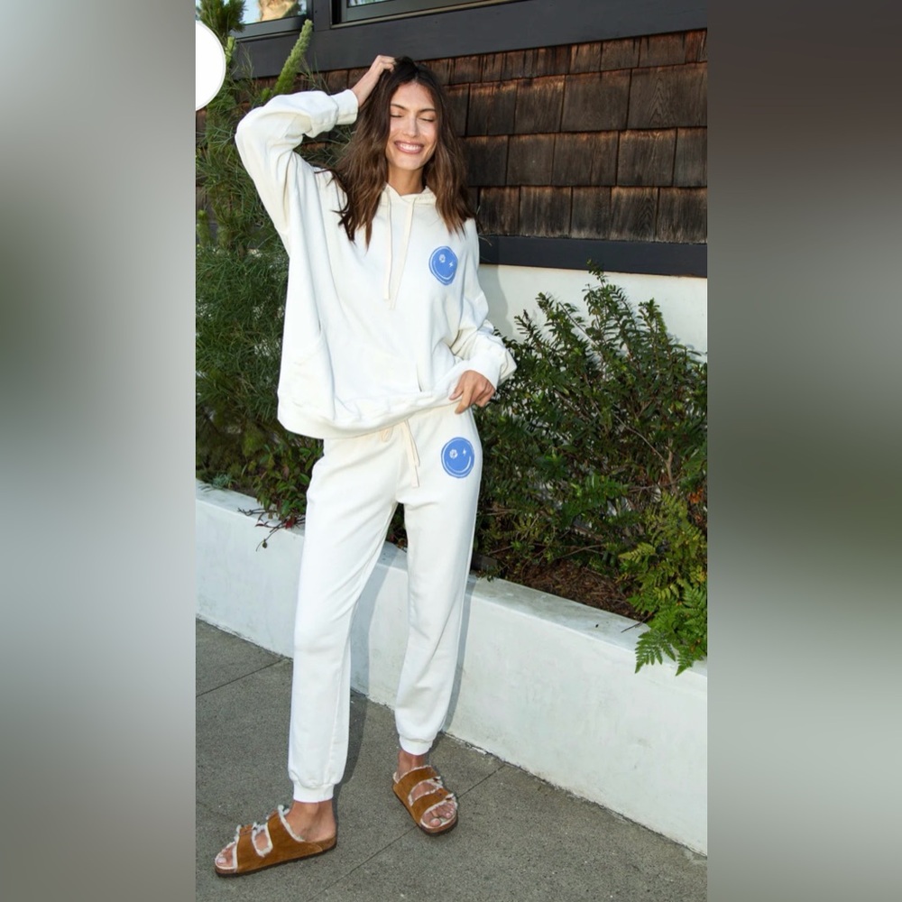 Electric & Rose Smiley Jogger Cream Size M NWT